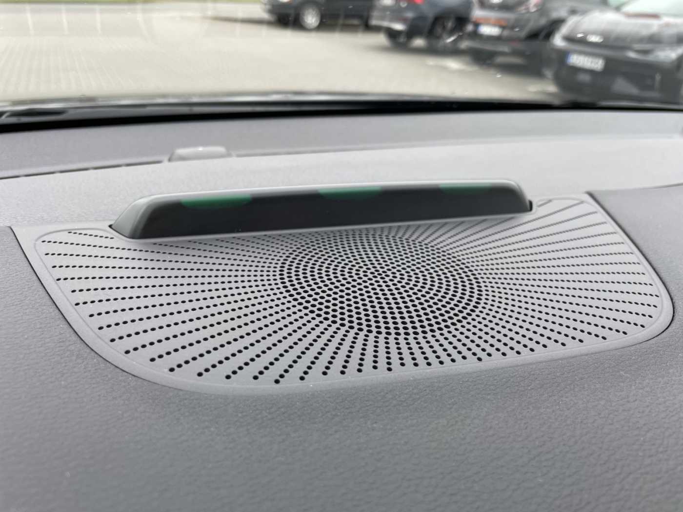 Kia  PHEV Spirit + JBL-Soundsystem