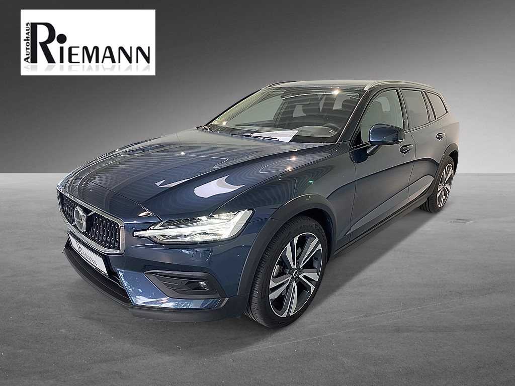 Volvo  Plus AWD + ACC