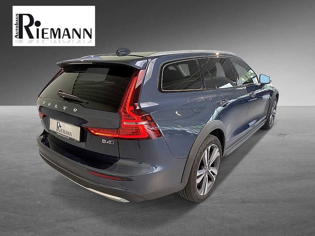 Volvo  Plus AWD + ACC