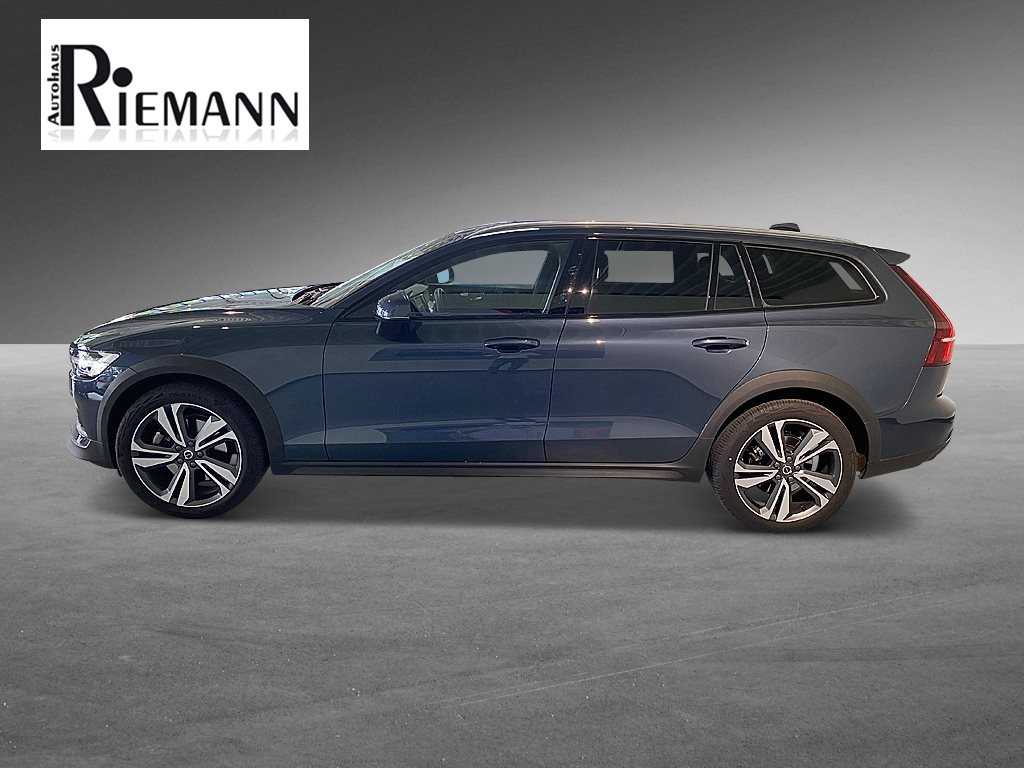 Volvo  Plus AWD + ACC