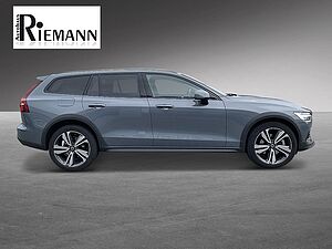 Volvo  Plus AWD + BLIS